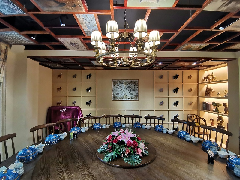 深圳餐廳裝修設(shè)計公司-文豐裝飾